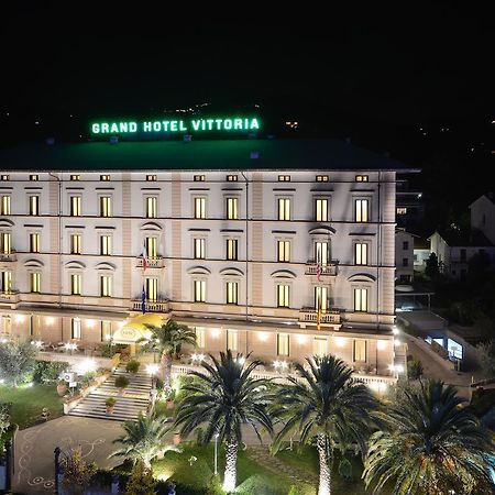 Grand Hotel Vittoria مونتيكاتيني تيرمي المظهر الخارجي الصورة