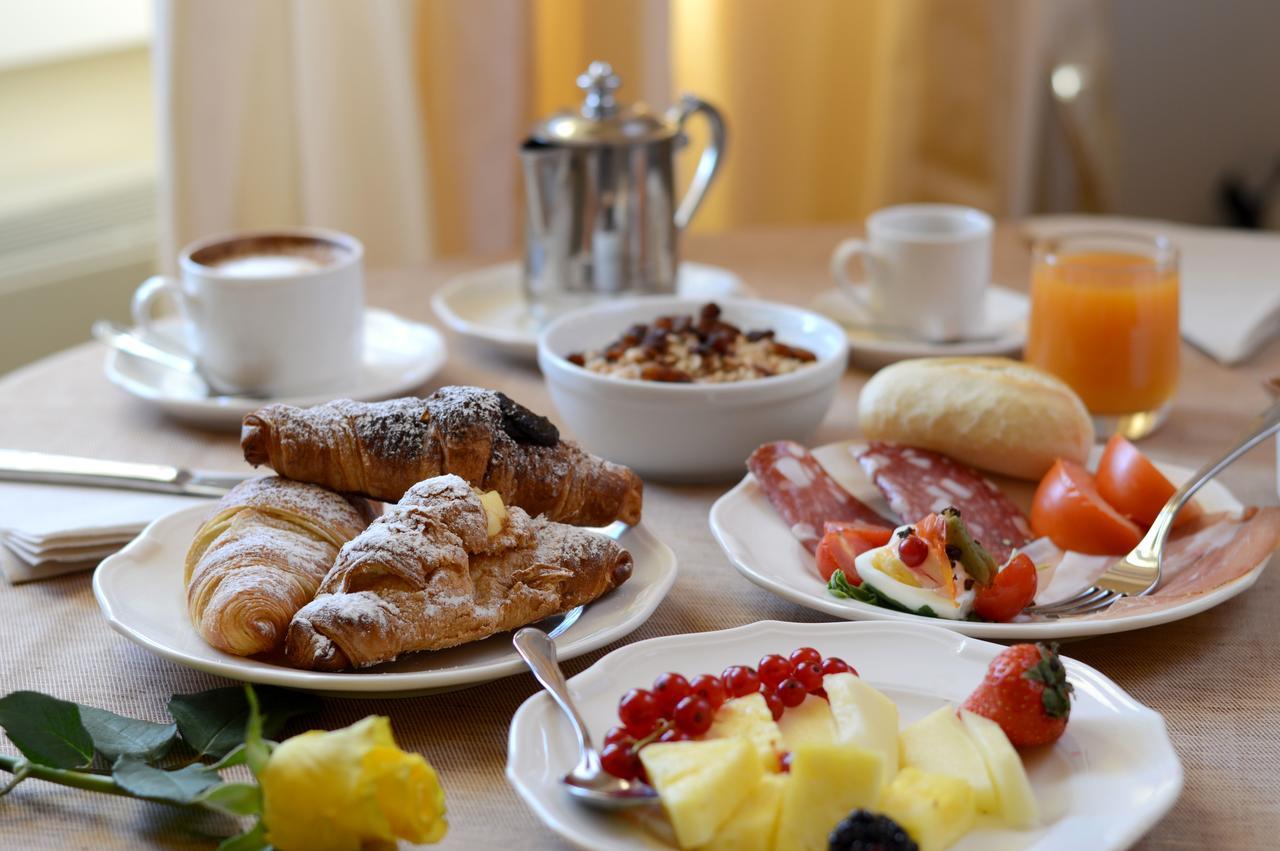 Grand Hotel Vittoria مونتيكاتيني تيرمي المظهر الخارجي الصورة