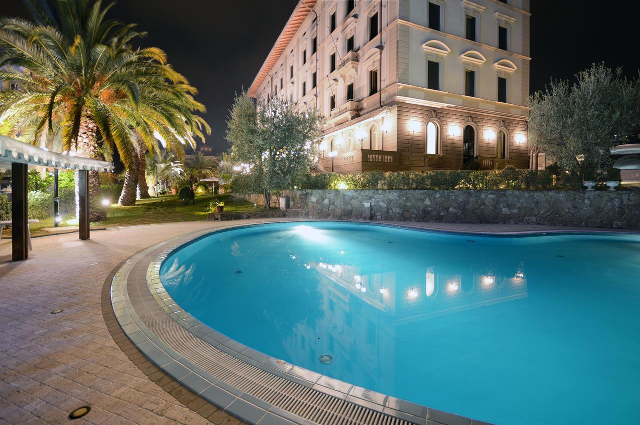 Grand Hotel Vittoria مونتيكاتيني تيرمي المظهر الخارجي الصورة