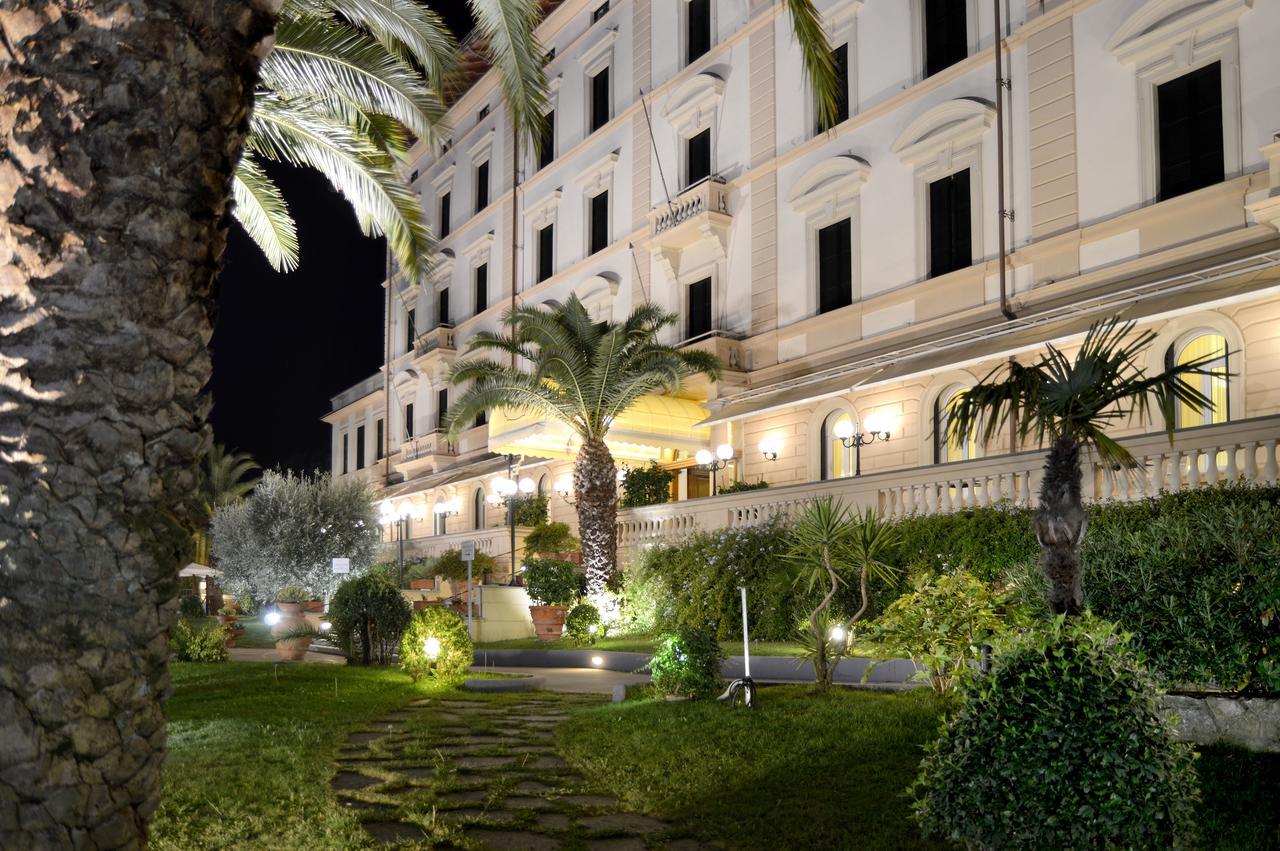 Grand Hotel Vittoria مونتيكاتيني تيرمي المظهر الخارجي الصورة
